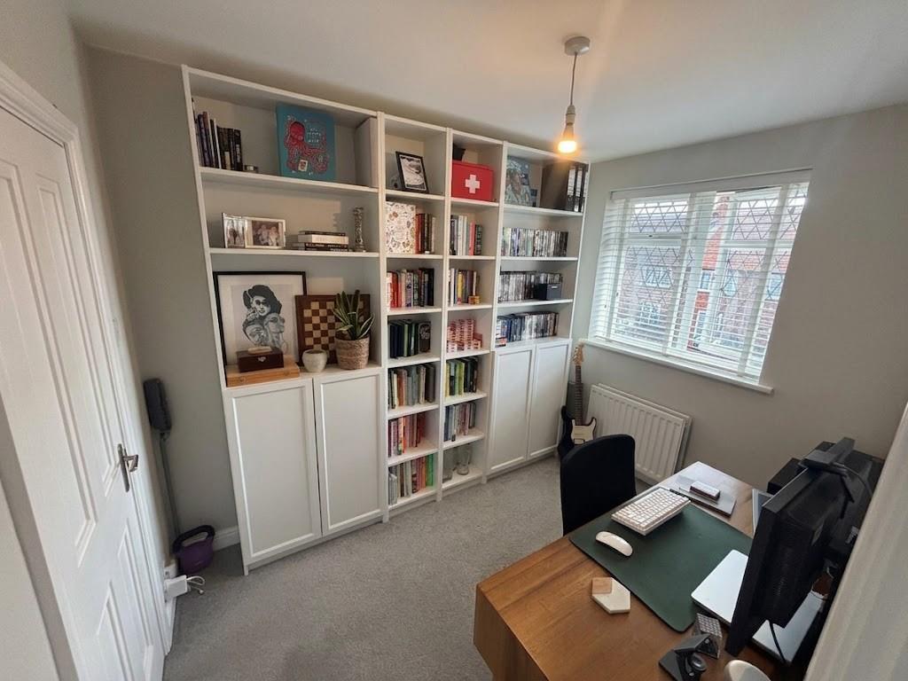 Abbots Road, Edgware, HA8, Edgware
